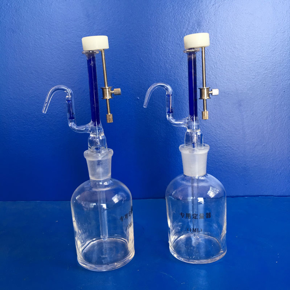 Adjustable quantitative liquid feeder