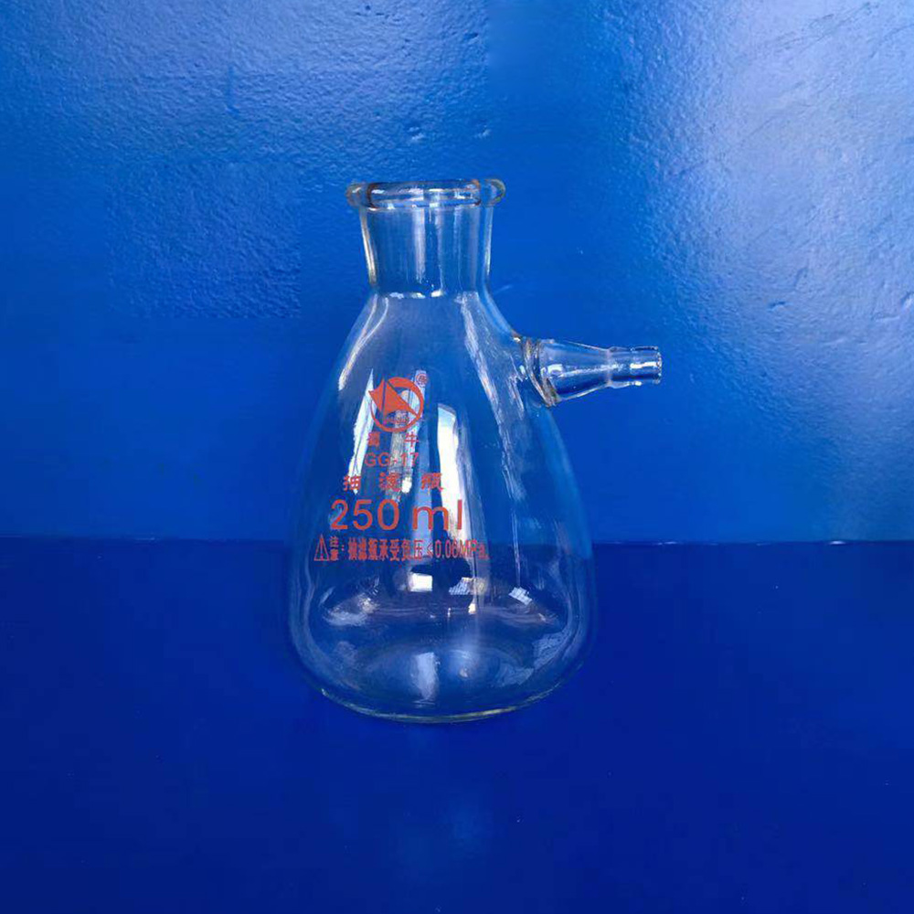 Upper nozzle suction filter bottle